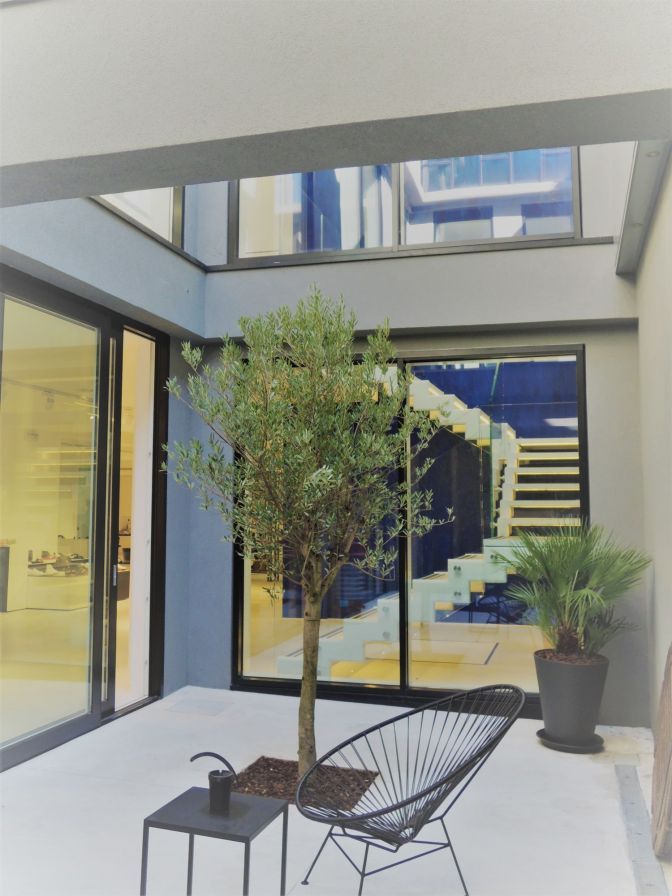 Showroom Massimo Bonini corte interna